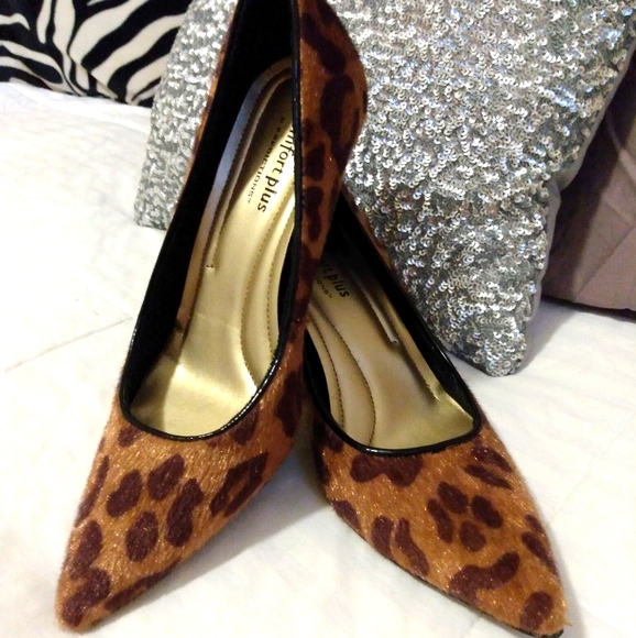 Predictions | Leopard Print Pump Heels | Size 6